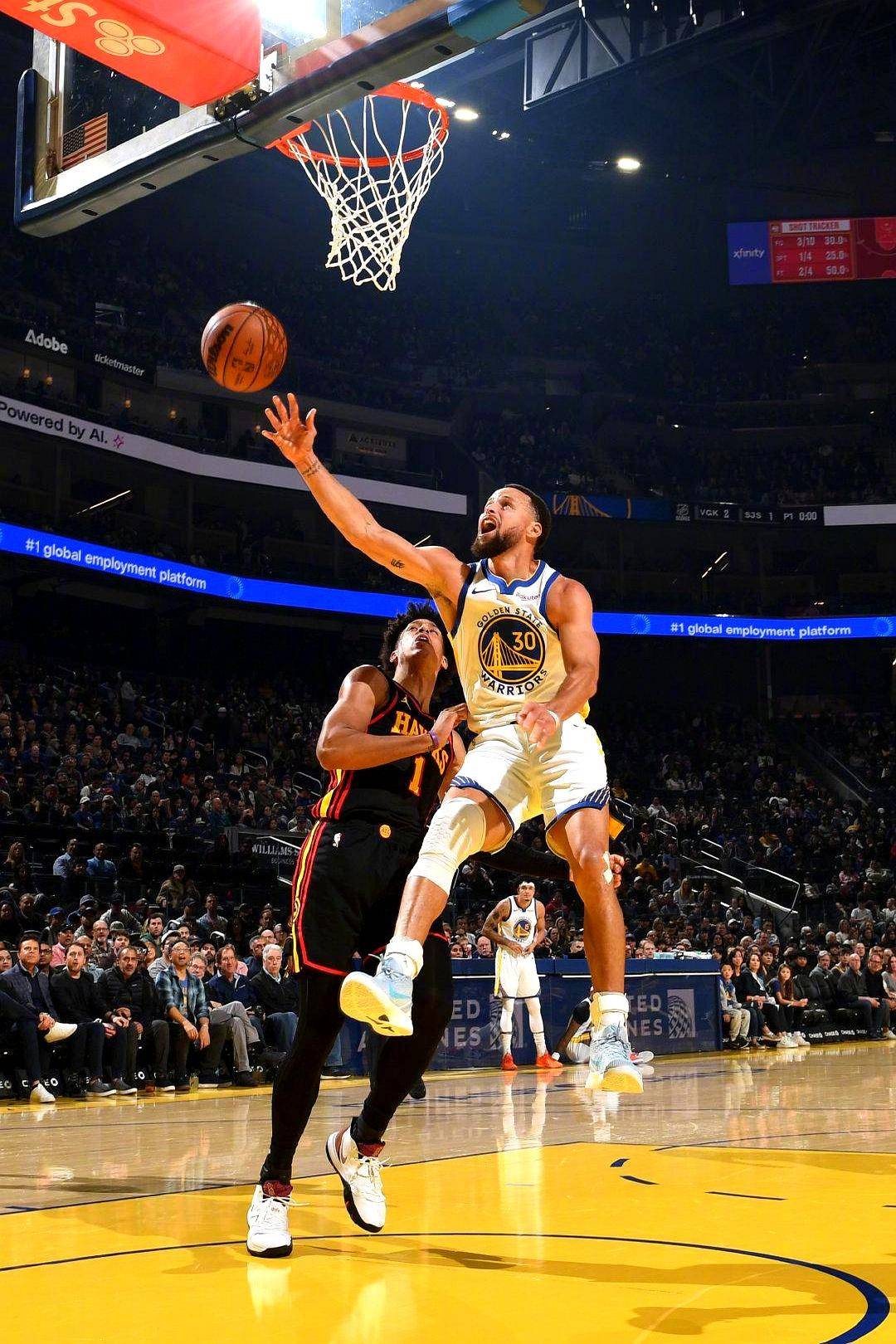 开云-包含库里在老鹰比赛中挺进下一轮，突破纪录引发热议！的词条